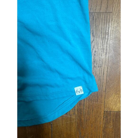 Realtree by Colosseum Women’s Tee Size Medium Turquoise Camo Loose Fit Graphic - Picture 3 of 7